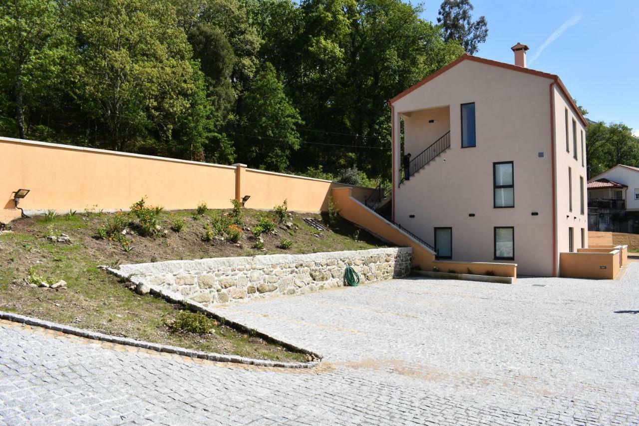 Apartamentos Compostela Lobios Exterior photo